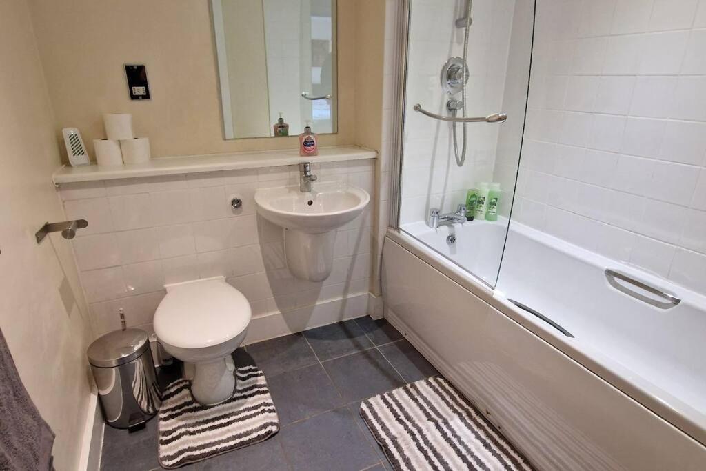 2 Bedroom Apartment Central Birmingham City Centre Εξωτερικό φωτογραφία